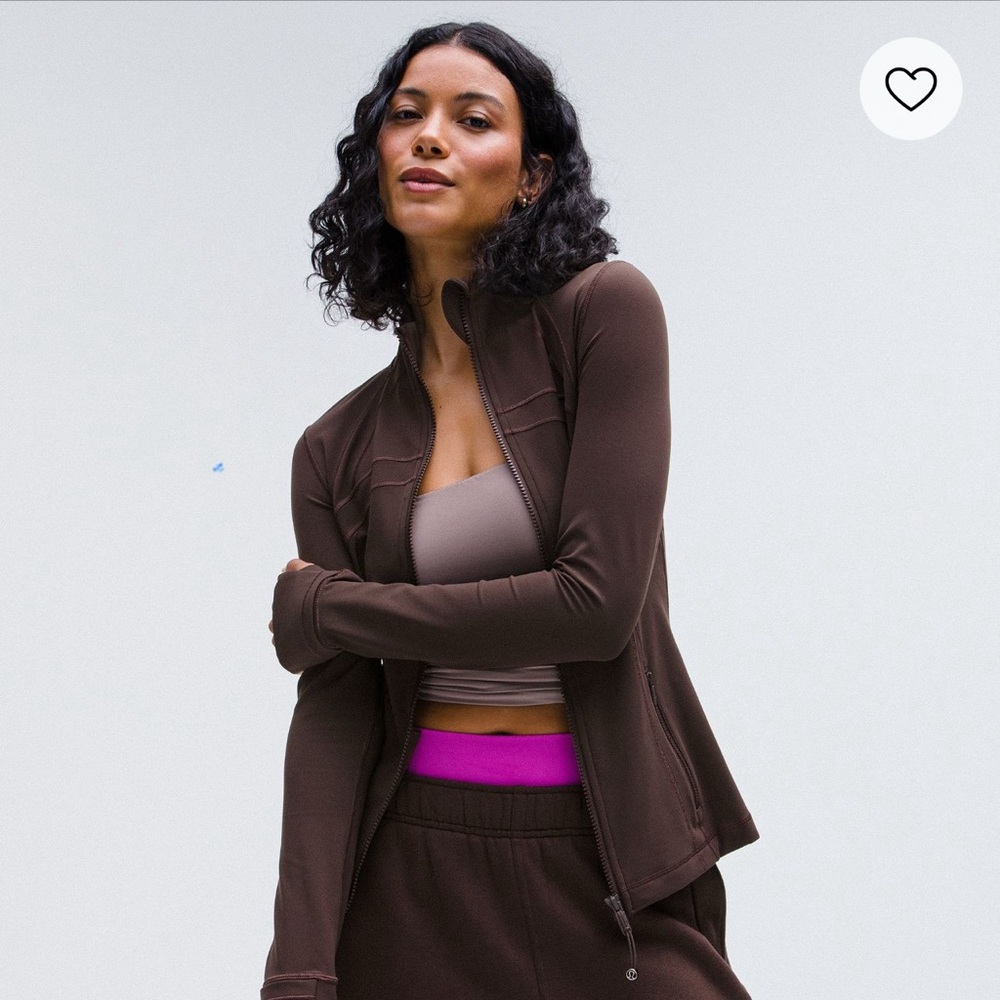 New in bag Nulu define jacket espresso!